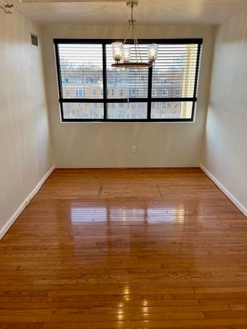 1731 Beacon St 512, Brookline, MA 02445