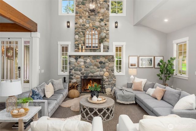 20313 217th Avenue NE, Woodinville, WA 98077