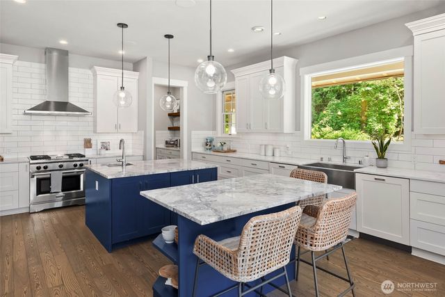 20313 217th Avenue NE, Woodinville, WA 98077