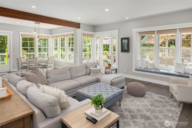 20313 217th Avenue NE, Woodinville, WA 98077