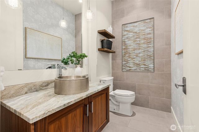 20313 217th Avenue NE, Woodinville, WA 98077