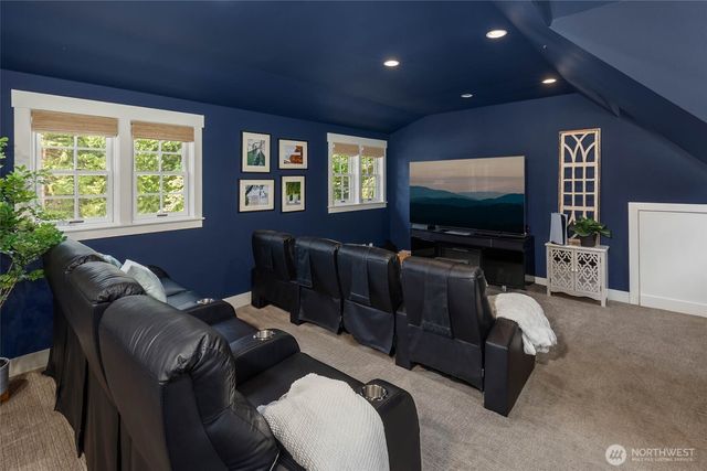 20313 217th Avenue NE, Woodinville, WA 98077