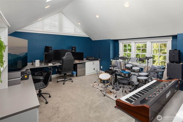 20313 217th Avenue NE, Woodinville, WA 98077