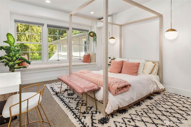 20313 217th Avenue NE, Woodinville, WA 98077