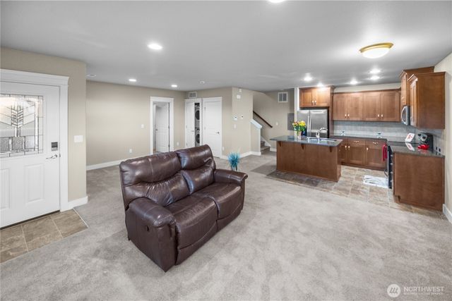 13802 111th Street Ct E, Puyallup, WA 98374