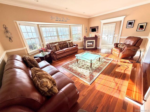 17 Erita Lane, Smithtown, NY 11787