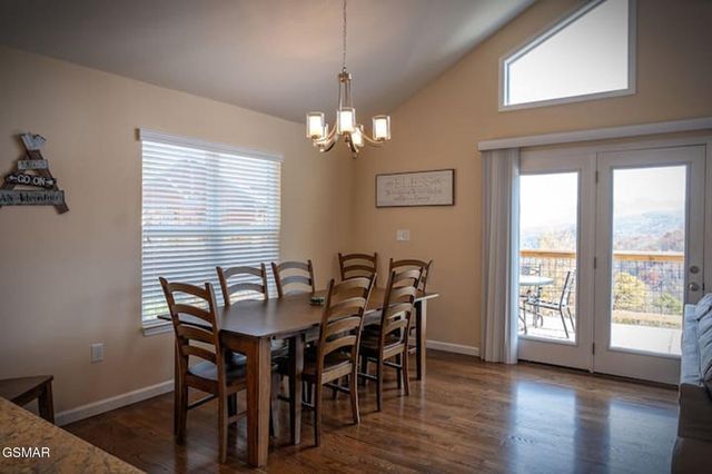 862 Sourwood Drive, Gatlinburg, TN 37738