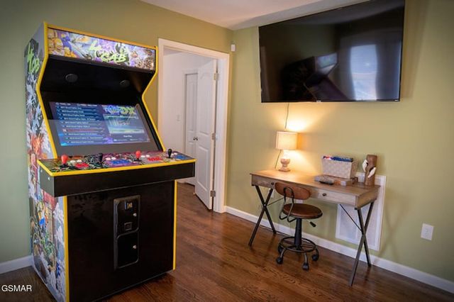 862 Sourwood Drive, Gatlinburg, TN 37738