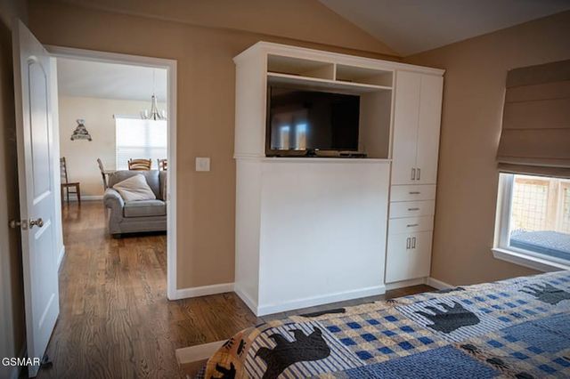 862 Sourwood Drive, Gatlinburg, TN 37738