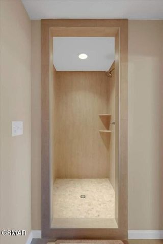 862 Sourwood Drive, Gatlinburg, TN 37738