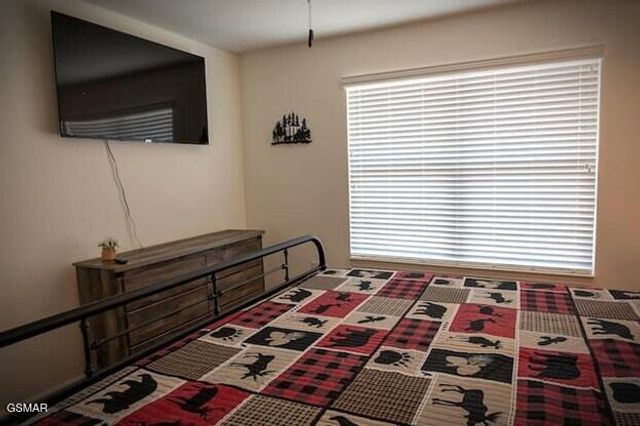 862 Sourwood Drive, Gatlinburg, TN 37738