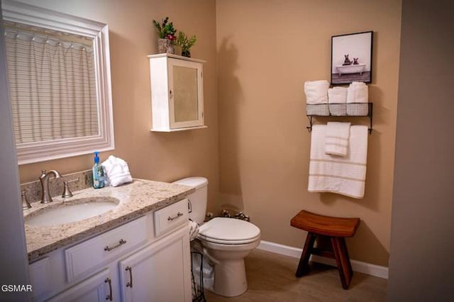 862 Sourwood Drive, Gatlinburg, TN 37738