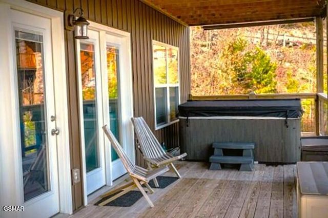 862 Sourwood Drive, Gatlinburg, TN 37738