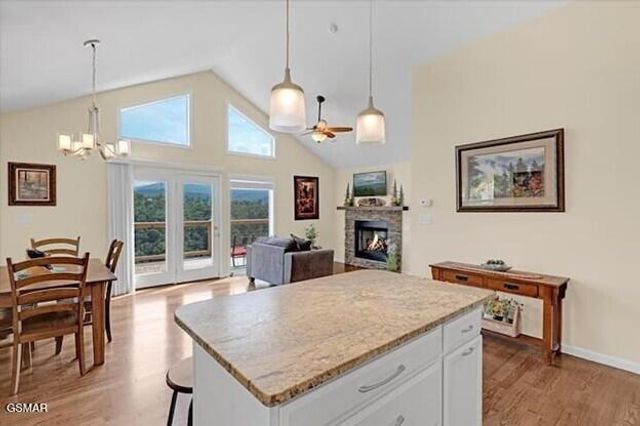 862 Sourwood Drive, Gatlinburg, TN 37738