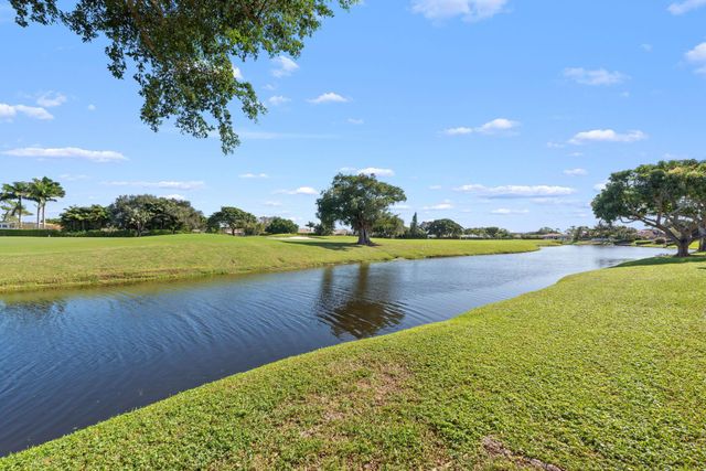 451 Greensward Lane 201-B, Delray Beach, FL 33445