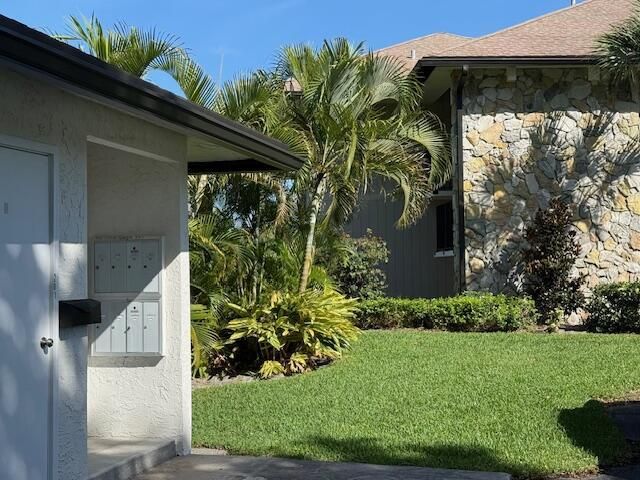 451 Greensward Lane 201-B, Delray Beach, FL 33445