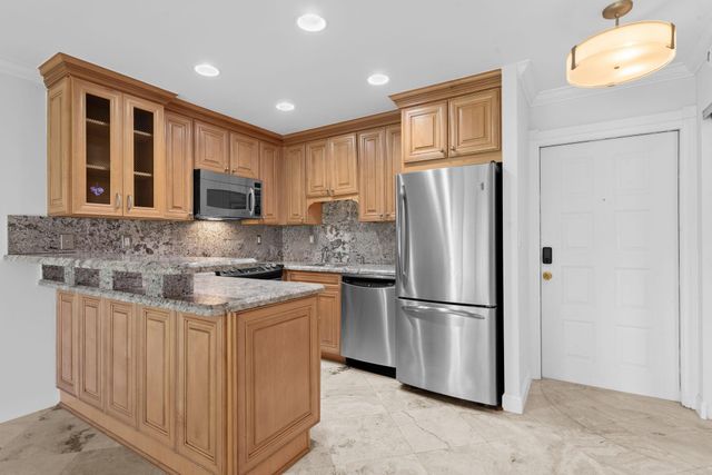 451 Greensward Lane 201-B, Delray Beach, FL 33445