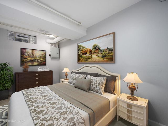 8944 Skokie Boulevard B, Skokie, IL 60076