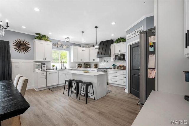 28 Millwell Drive, Maryland Heights, MO 63043