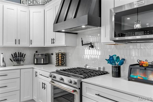 28 Millwell Drive, Maryland Heights, MO 63043