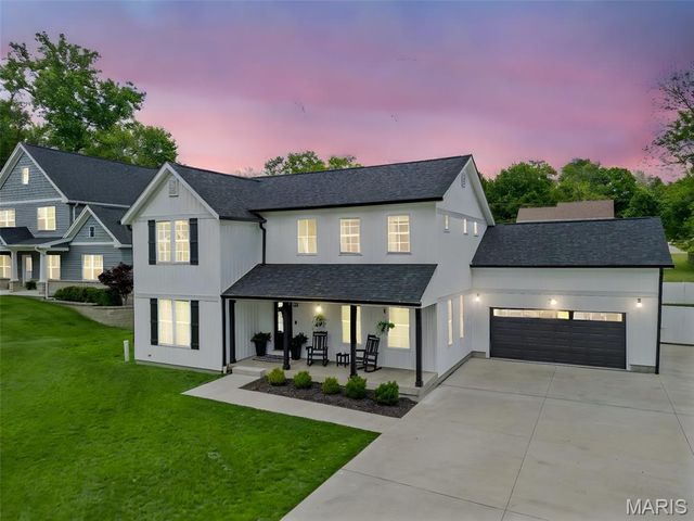 28 Millwell Drive, Maryland Heights, MO 63043