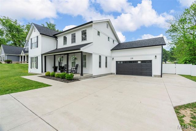 28 Millwell Drive, Maryland Heights, MO 63043