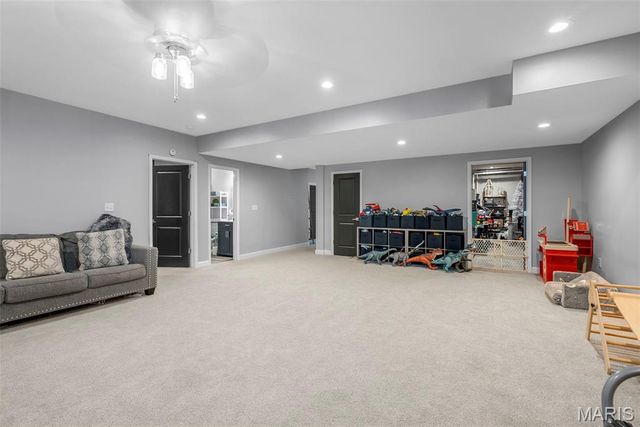 28 Millwell Drive, Maryland Heights, MO 63043