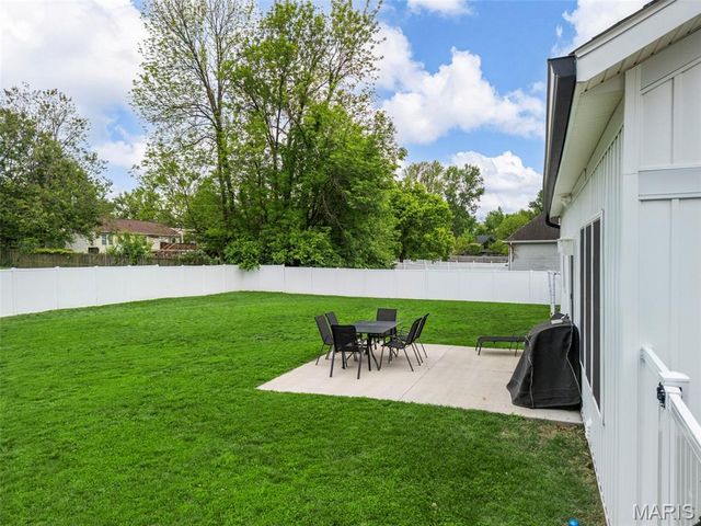 28 Millwell Drive, Maryland Heights, MO 63043