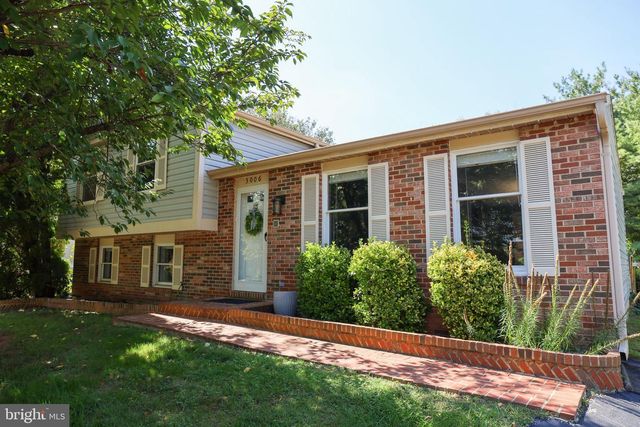 3006 SUMMERSHADE CT, Herndon, VA 20171