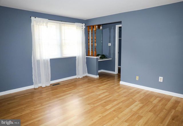 3006 SUMMERSHADE CT, Herndon, VA 20171