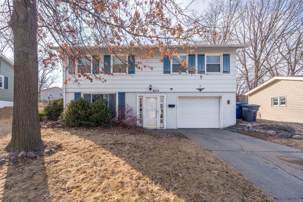3212 Magnolia Court, Bettendorf, IA 52722