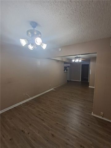 1202 Cheyenne Drive, Brenham, TX 77833