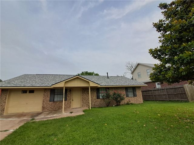 1202 Cheyenne Drive, Brenham, TX 77833