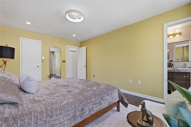 242 Grace Manor Dr, Coraopolis, PA 15108