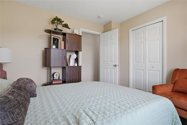 242 Grace Manor Dr, Coraopolis, PA 15108