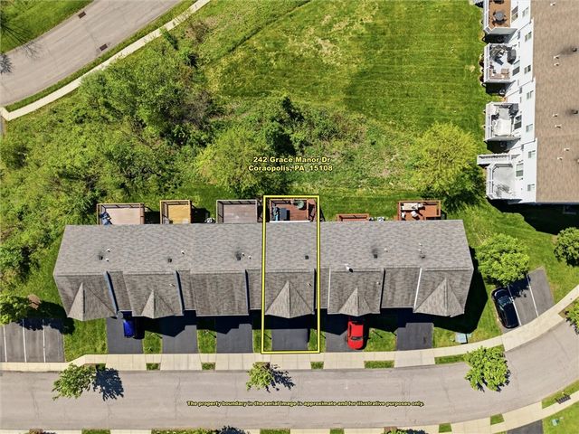 242 Grace Manor Dr, Coraopolis, PA 15108
