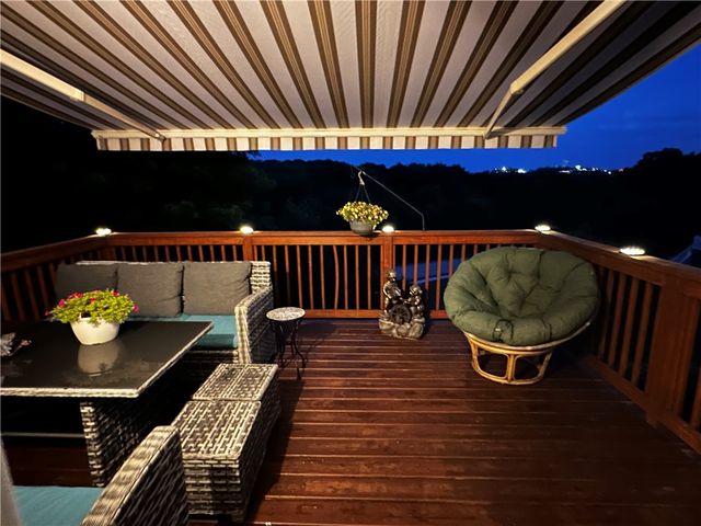 242 Grace Manor Dr, Robinson Twp, PA 15108