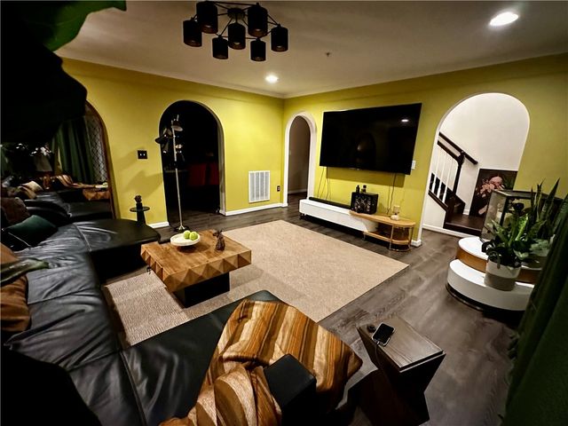 242 Grace Manor Dr, Robinson Twp, PA 15108