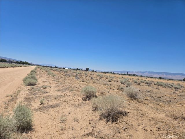 177 Stw Ave E-8 Vic, Lancaster, CA 93536