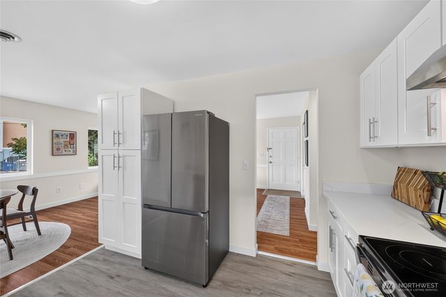 4042 5th Avenue NE, Seattle, WA 98105