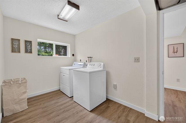 4042 5th Avenue NE, Seattle, WA 98105