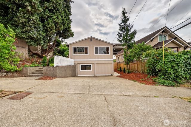 4042 5th Avenue NE, Seattle, WA 98105