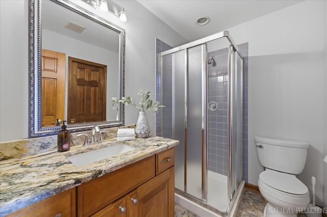 1872 Jahns Drive, Wheaton, IL 60189