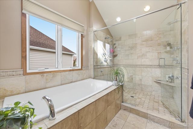 1872 Jahns Drive, Wheaton, IL 60189