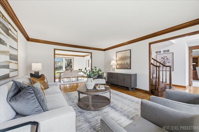 1872 Jahns Drive, Wheaton, IL 60189