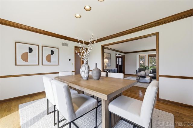 1872 Jahns Drive, Wheaton, IL 60189