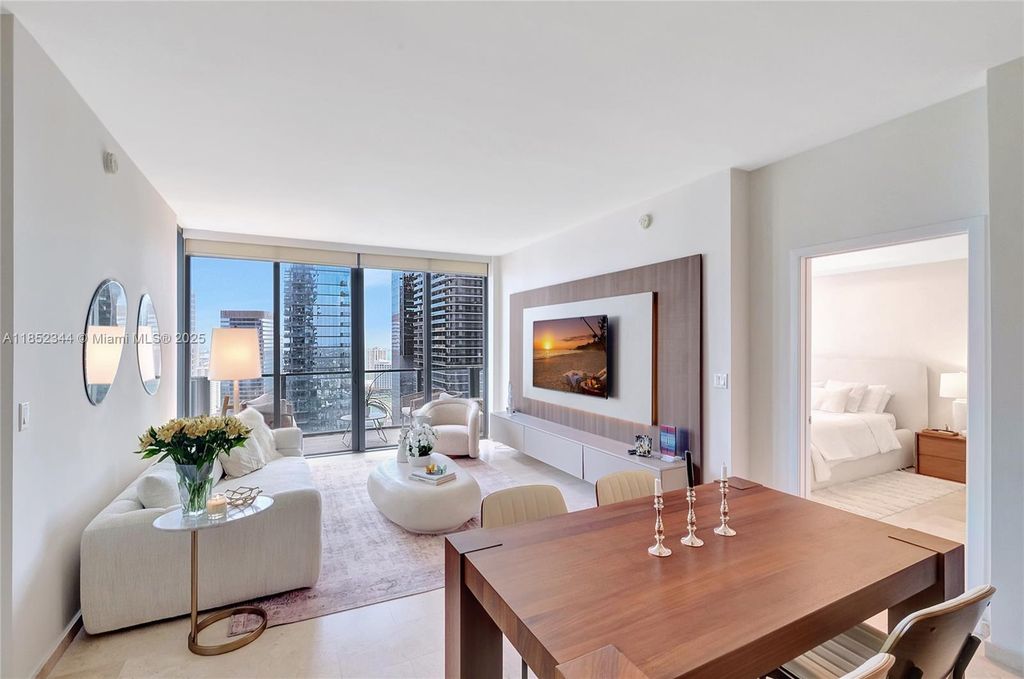 88 SW 7th St 3003, Miami, FL 33130