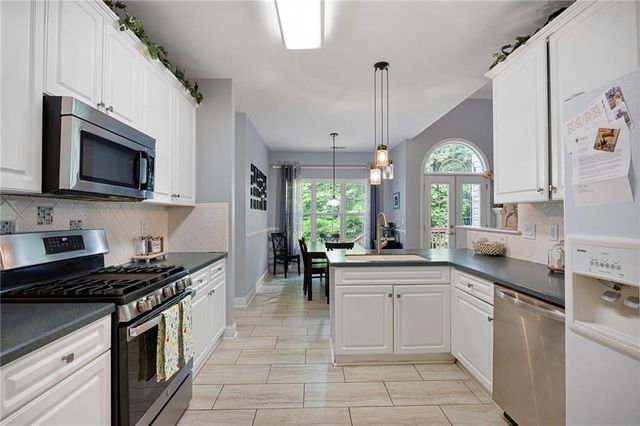 5874 Edenfield Court NW, Acworth, GA 30101