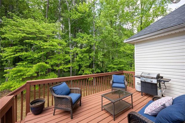 5874 Edenfield Court NW, Acworth, GA 30101