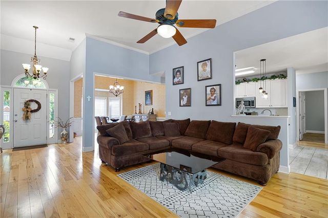 5874 Edenfield Court NW, Acworth, GA 30101